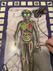 Vintage 1997 – UFO Alien Autopsy Operation Game Missing 2 Organs – Tested Works!