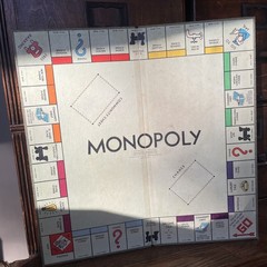 Monopoly White Box Set by Parker Brothers INC 1946, 2-8 players of ages 8-adult