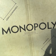 Monopoly White Box Set by Parker Brothers INC 1946, 2-8 players of ages 8-adult