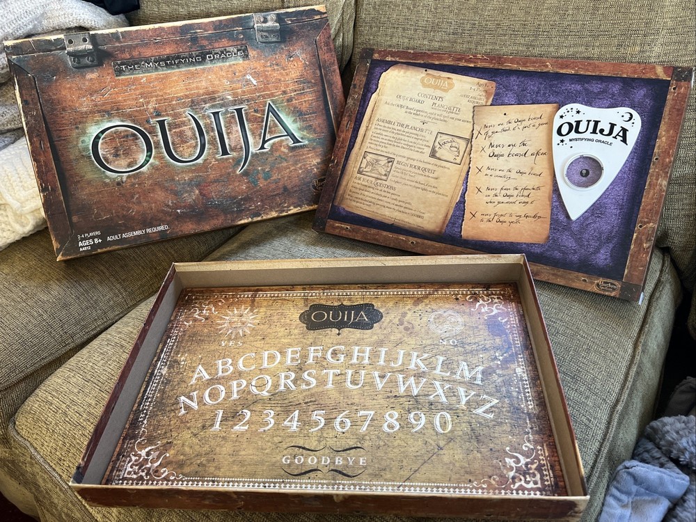 OUIJA Board The Mystifying Oracle Hasbro With Instructions Box ❤️