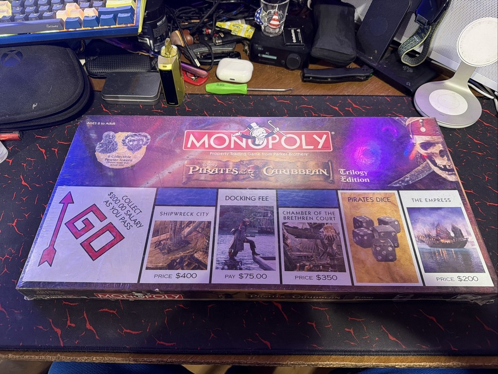 Monopoly Disney Pirates Of The Carribean Trilogy Edition Board Game – NOS SEALED