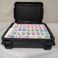 American Mahjong Game Set 166 Engraved Tiles Plain White Backs with Black Case