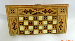 Compact folding travel size, Fine wood Chess / Backgammon Set