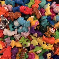Lot of 25 Random ALL MODERN SERIES Gogos Crazy Bones gogo’s A Great Mix