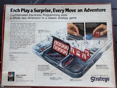 Electronic’ Stratego’ Board Game 1982 Milton Bradley COMPLETE w/manual READ
