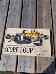 COMPLETE Vintage 1968 Score Four Family Board Game Three Dimensional 60s No 8325