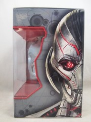 Yahtzee Marvel Avengers Age of Ultron Collector’s Edition Brand New Sealed.