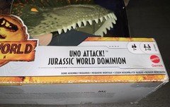 B3 NEW UNO ATTACK JURASSIC WORLD DOMINATION CARD GAME DAMAGED BOX FAMILY NIGHT