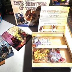 Dice Hunters of Therion (Wurfelhelden), Amigo Games, Heroes Villians 2-4 player
