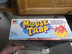 Milton Bradley 1999 Mouse Trap Building Game ( Complete)
