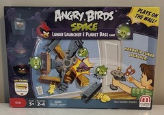 NEW / NOB Angry Birds Space Lunar Launcher & Planet Base Game -2013 Mattel Games