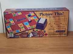 BOARD GAME PICTIONARY 2000 EDITION Game Cards With Plastic Deck Holder & Board