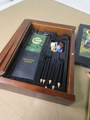 CLUE Vintage Game Collection Wooden Bookshelf Edition (Pieces/Board Sealed) NEW