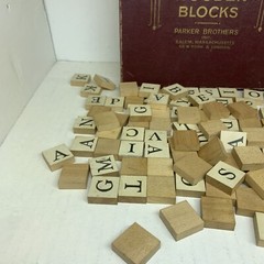 GAME OF ANAGRAMS ON WOODEN BLOCKS PARKER BROTHERS 1930 SALEM EDITION