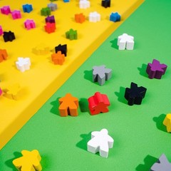 Educational 100 Wooden Meeples – Multi-Color Game Tokens for Creative Play