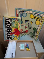 4 Vintage 1998-2000 Hasbro Board Games Bundle – Clue, Life, Scrabble & Sorry!