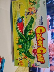 Vintage 1993 Milton Bradley Gator Golf Game Tested Works- 2 Clubs ,1 Ball