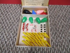 1949 Vintage Cootie Game Box Is 6×9 Inches Missing 1 Leg Green Heads EX