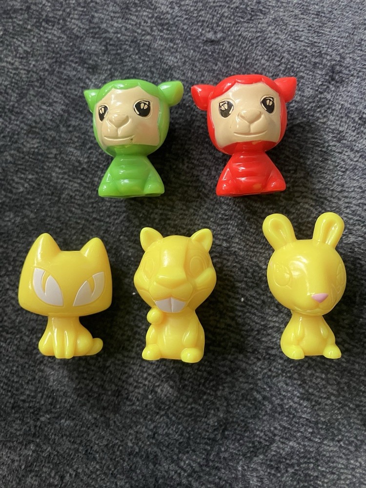 Gogos Crazy Bones Sutas Farm Animals Turkey Exclusive Rare