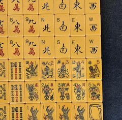 Vintage Catalin Butterscotch Bakelite Mahjong Set MET Games 152 Tiles Racks Case