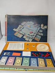 Monopoly Parker Brothers Board Game 2-10 Players Ages 8+ Vintage 1974