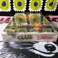 Clue: Dungeons & Dragons (D&D) Classic Mystery Game USAopoly – Brand New Sealed