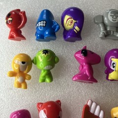 Lot of 25 Gogos Crazy Bones Figures As Shown