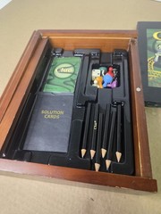 CLUE Vintage Game Collection Wooden Bookshelf Edition (Pieces/Board Sealed) NEW