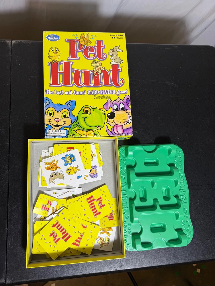 ThinkFun Pet Hunt Lost & Found Card Match Game 2002