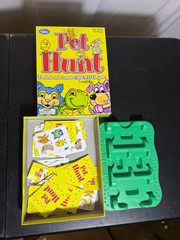 ThinkFun Pet Hunt Lost & Found Card Match Game 2002