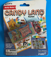 CANDY LAND KEYCHAIN REALLY WORKS! MINIATURE BOARD GAME CANDY LAND