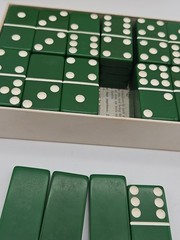 Vintage Marblelike Green Standard Dominoes Original Box Made In USA