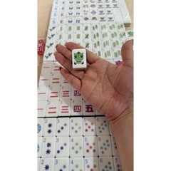 Rose red acrylic 160 American mahjong engraved tiles home gift set