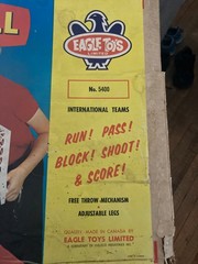 Vintage 1960s Eagle Coleco National Basketball Game USA Team Players w/ Bases