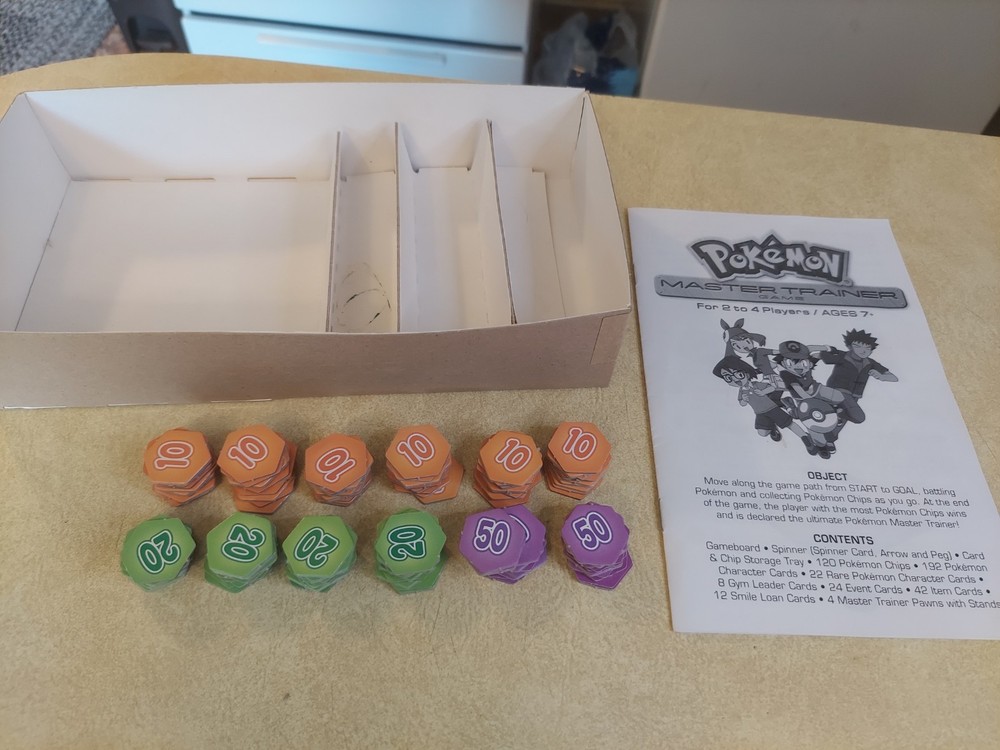 Hasbro POKEMON MASTER TRAINER BOARD GAME 120 Chips Manual Tray Parts Lot 2005