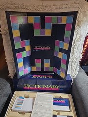 Vintage 1993 Milton Bradley Pictionary Board Game 90s – Great Condition COMPLETE