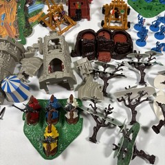 Vintage Weapons & Warriors Castle Siege Game 1996 Pressman #9705 Near Complete