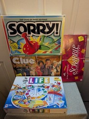4 Vintage 1998-2000 Hasbro Board Games Bundle – Clue, Life, Scrabble & Sorry!