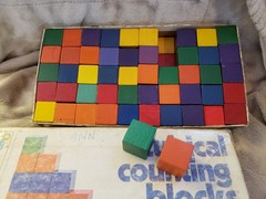 Vintage 1977 Milton Bradley Cubical Counting 1″ Blocks 100 Multicolored Kidcore