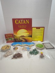 Catan Base Game 5th Edition Complete + Game Cards Accessory Set -Excellent Cond.