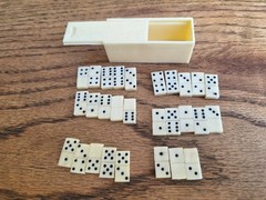VTG Shackman Tiny Miniature Dominoes Set w/ Case Bone Color Made in Hong Kong