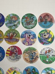 Vintage Set Of “40” LOONEY TUNES HOLOGRAPHIC TAZOS (POGS) /SABRITAS MEXICO 1994