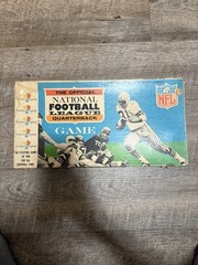 Vintage 1965 Official National Football League Quarterback Board Game
