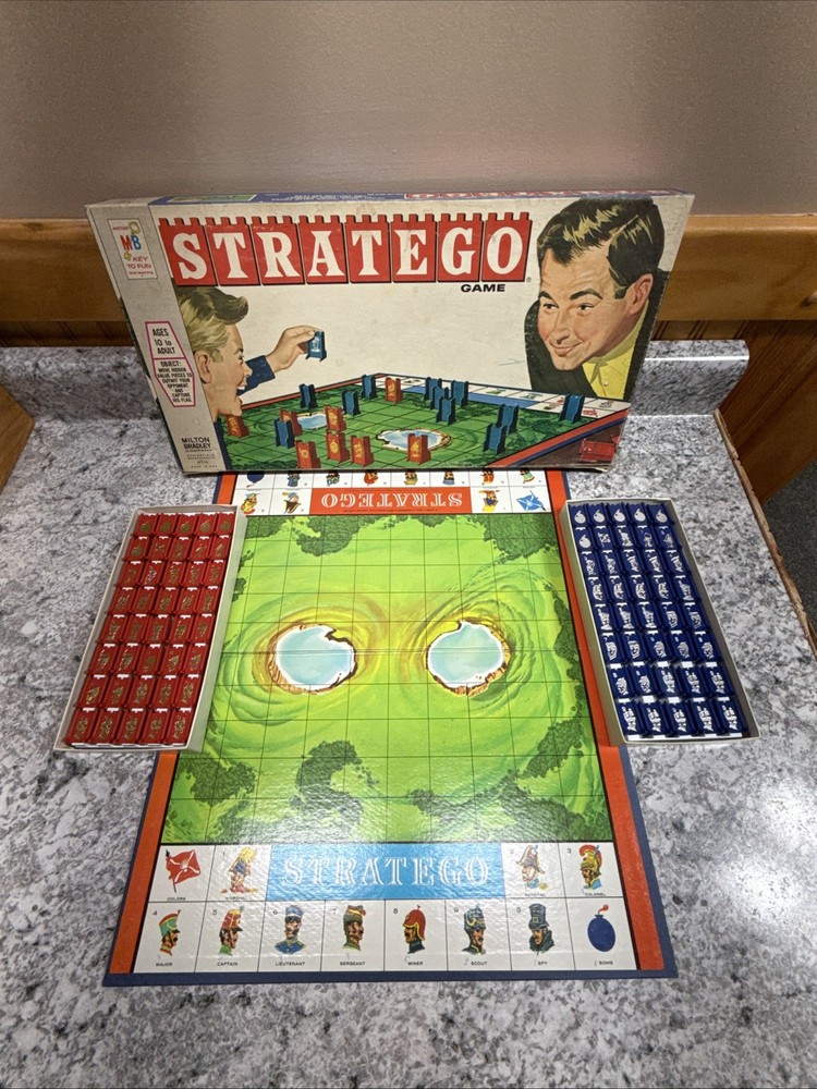 Vintage Stratego Board Game Milton Bradley 4916 Complete Red Blue Pieces