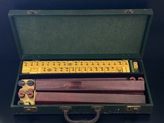Nice Lot of 152 Vintage Bakelite Mah Jong Mahjong Tiles + 5 Racks W/ Case & Dice