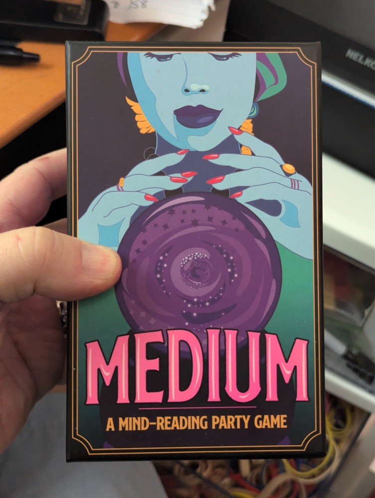 MEDIUM A Mind Reading Party Game by Greater Than Games 100% COMPLETE 2019