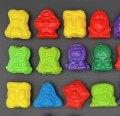 Lot of 46 Mega Bones Classic & Mutants Crazy Bones 1999 Mixed