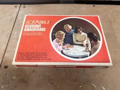 1975 Scrabble Scoring Anagrams Complete 180 Letter Pieces Selchow & Righter Co.