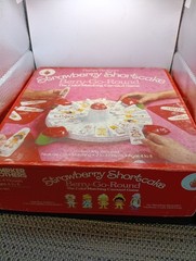 1981 Parker Brothers Strawberry Shortcake Berry-Go-Round Carousel Missing Peices