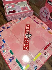 Monopoly Boutique Edition 2007 Toys R Us Exclusive Pink Keepsake Box RARE